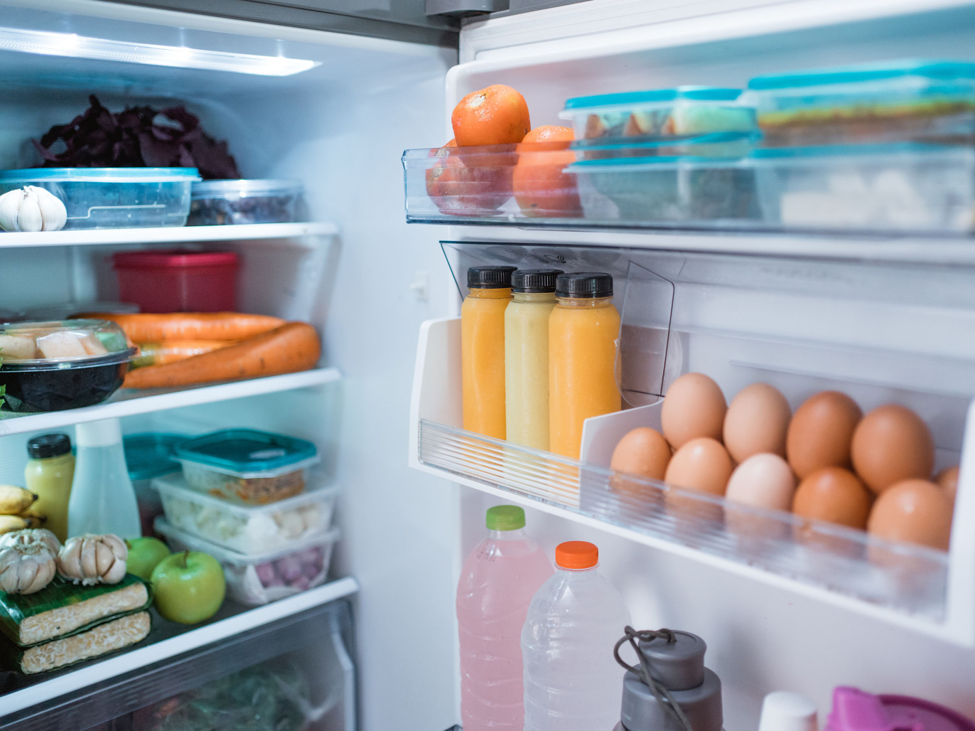 Refridgerator with food