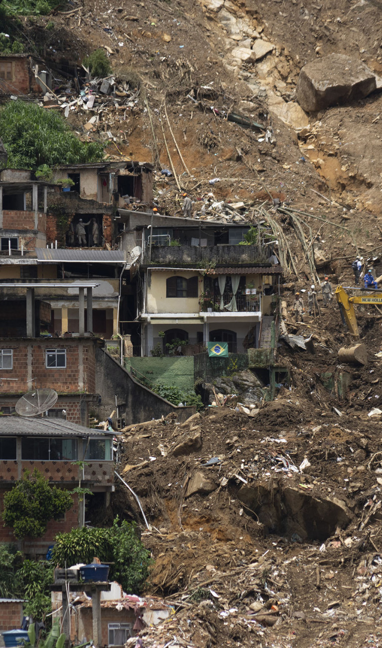 Nach einem Erdrutsch im Petropolis im Staat Rio de Janeiro, Brasilien (Februar 2022).