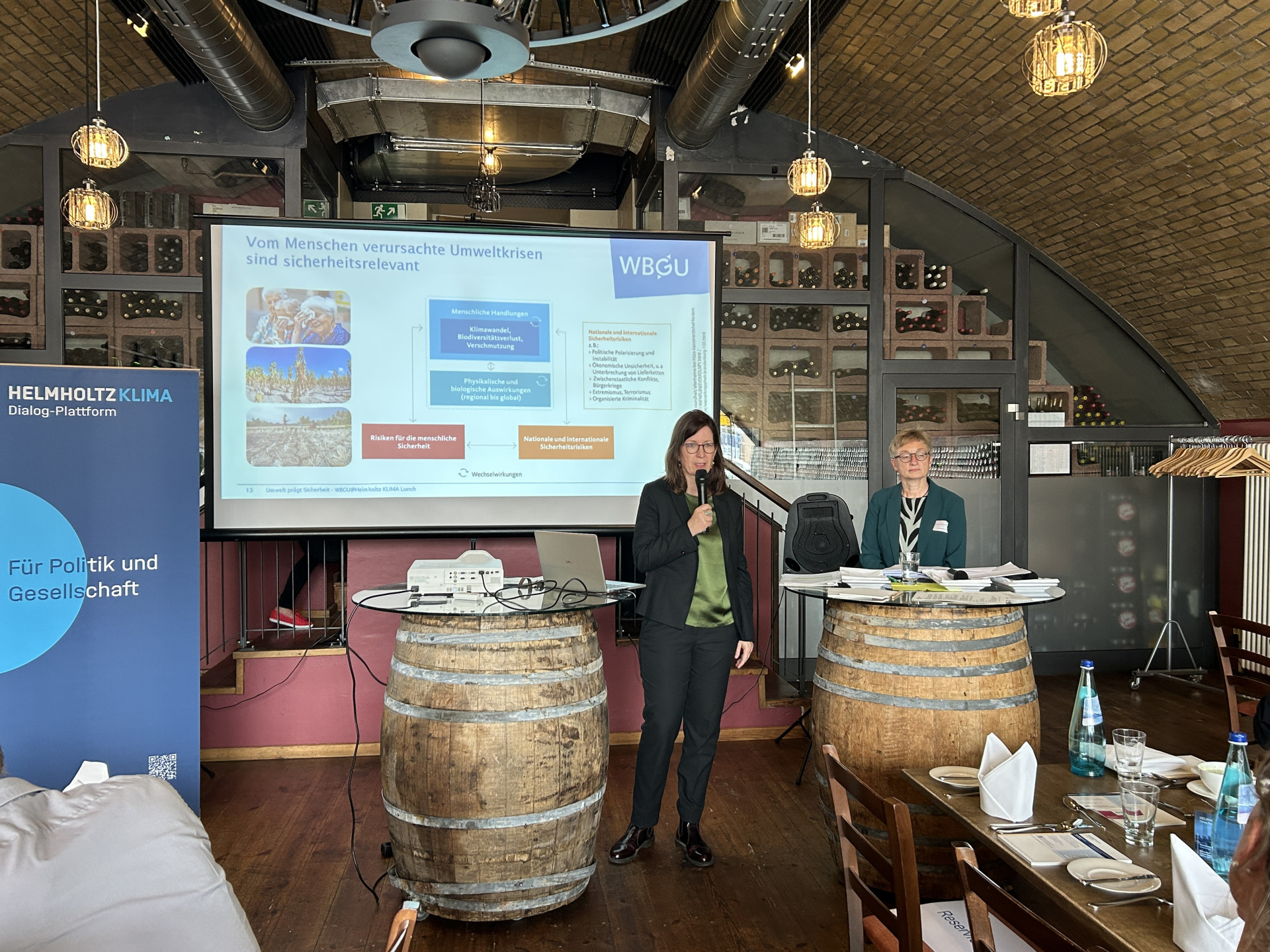 Prof. Dr. Aletta Bonn und Prof. Dr. Sabine Schlacke beim KLIMA Lunch.