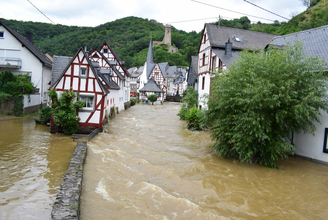 Flut im Ortskern von Monreal