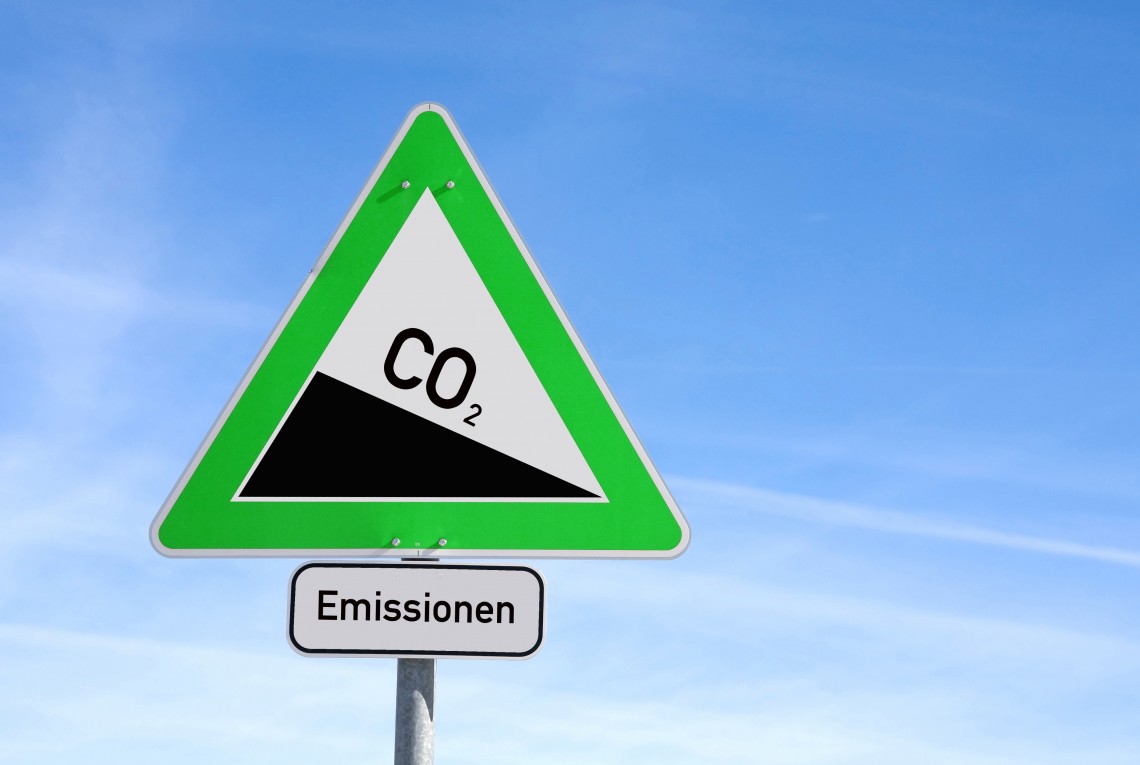 Wir müssen unsere Emissionen stark reduzieren, wenn wir die globale Erwärmung verlangsamen wollen. NETs könnten dabei helfen, ihr Einsatz ist jedoch umstritten – noch gibt es zu viele offene Fragen. 