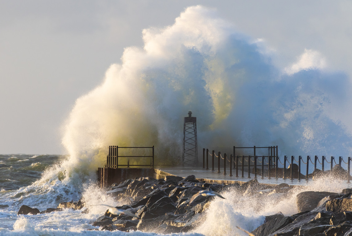 Storm surge hits jetty