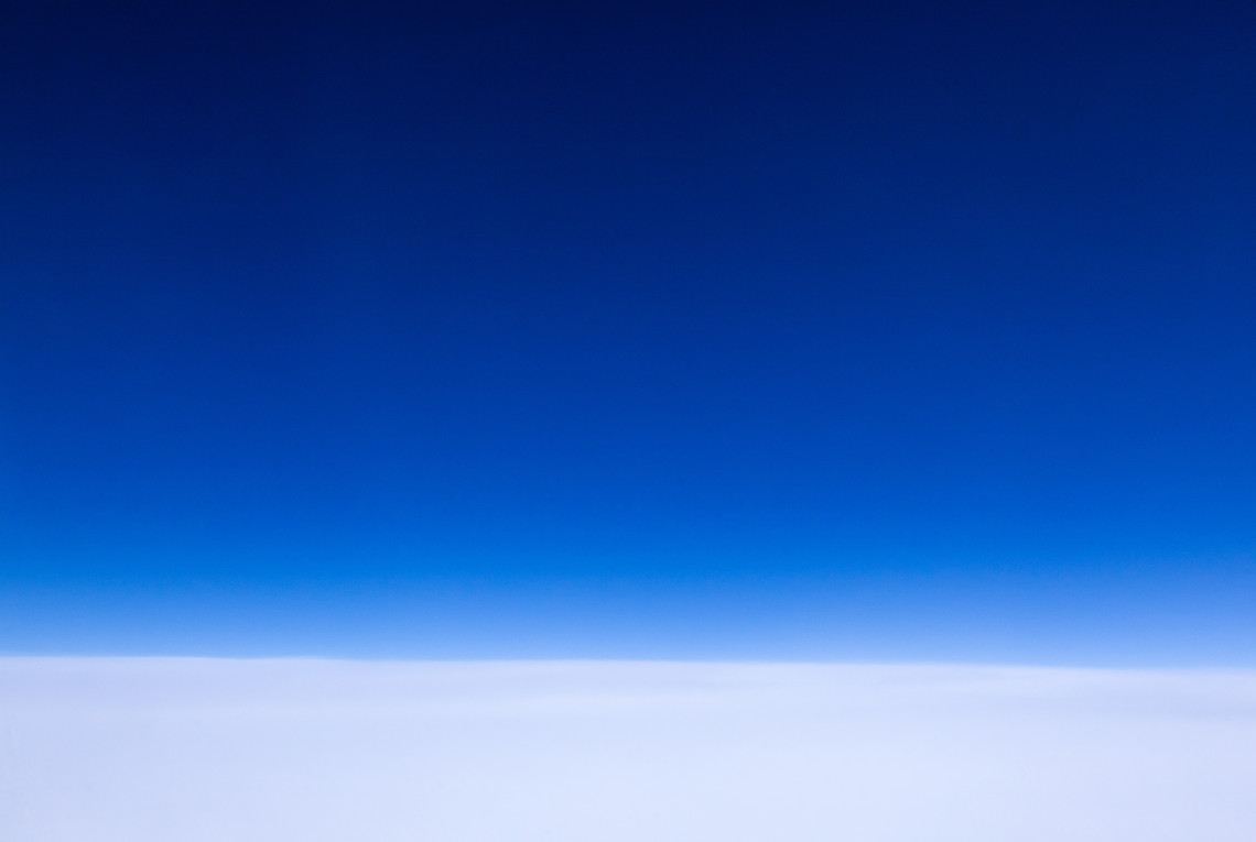 Wolkenblick aus dem Flugzeug von 10.000 m Höhe
