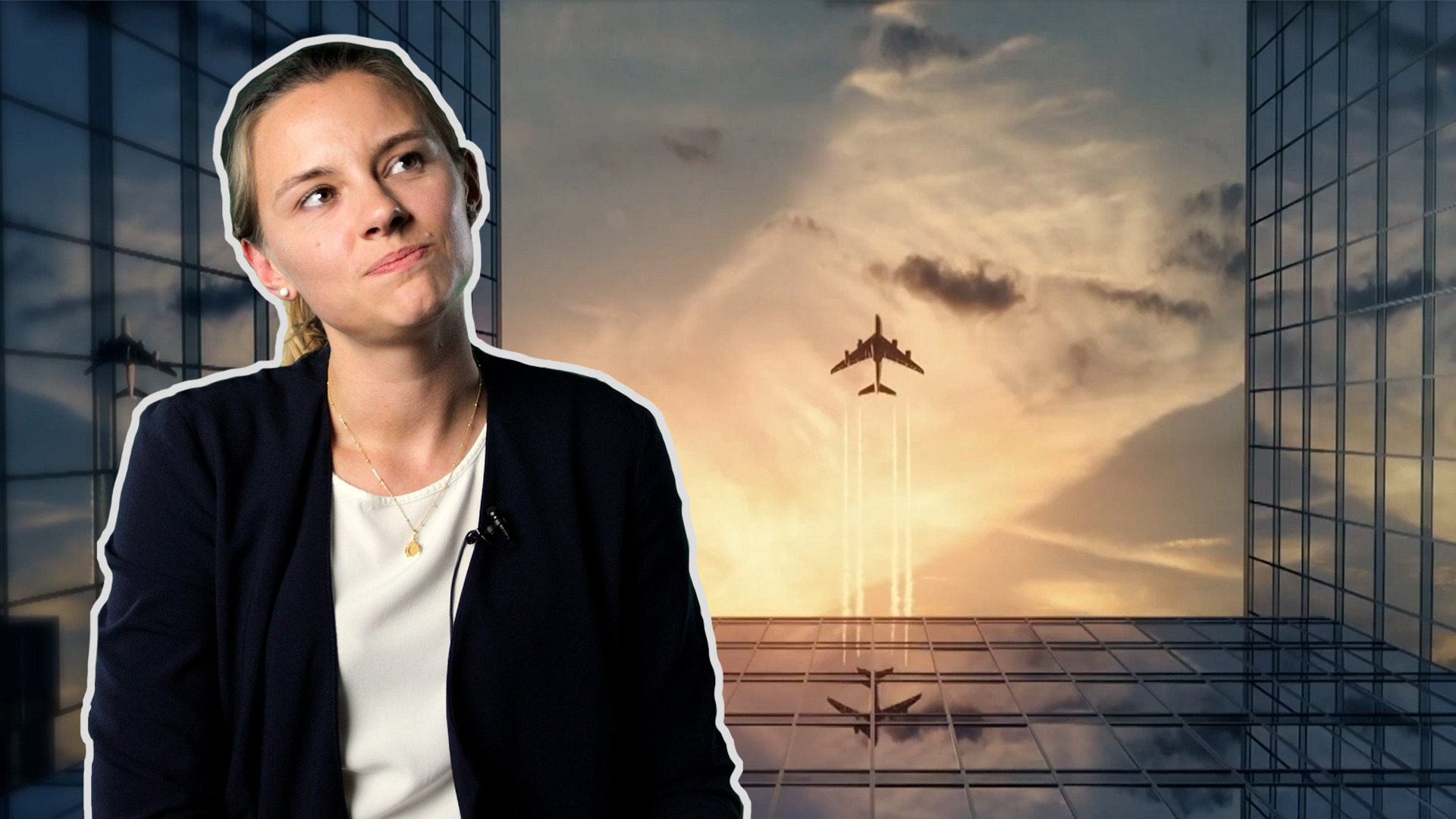Vorschaubild mit Antonia Rahn vor dem Bild eines Flugzeugs